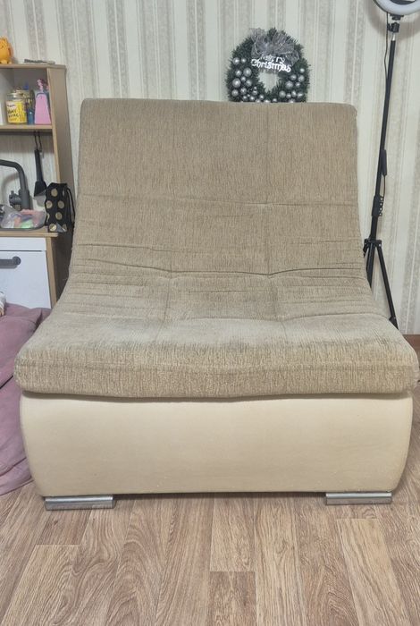 Продам диван тумбу полочки подвесные