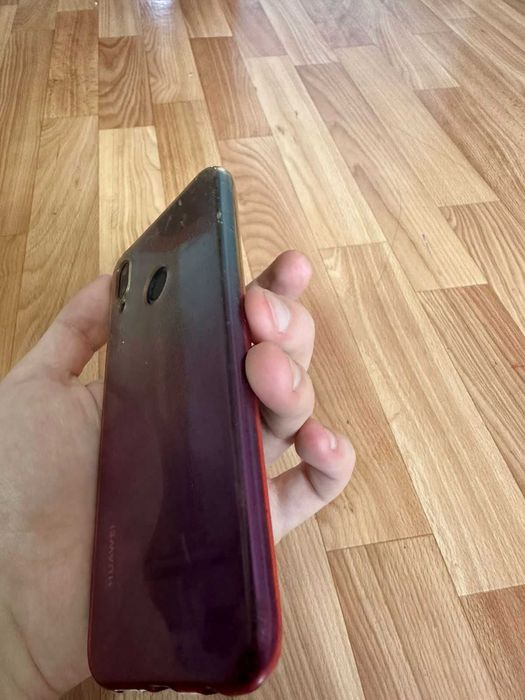 Телефон Huawei P20 Lite