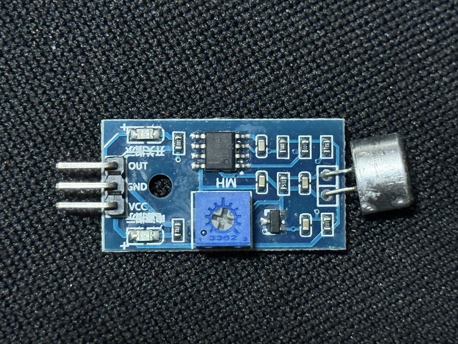 Placă de dezvoltare Arduino Uno și ESP8266 Wi-Fi plus senzori, fire