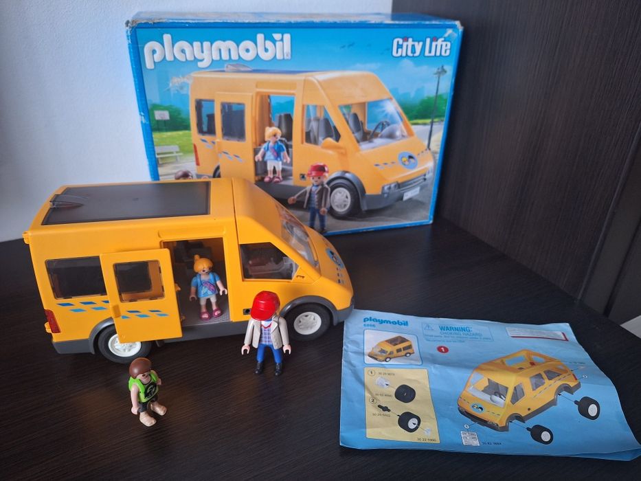 Playmobil City Life (6866) Autobuzul școlar.