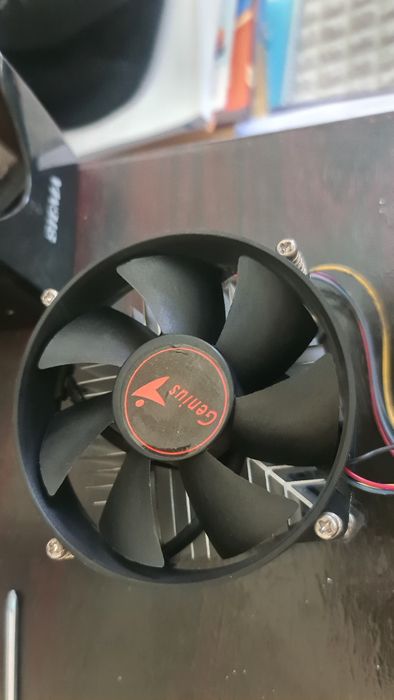 Intel Pentium E5700.