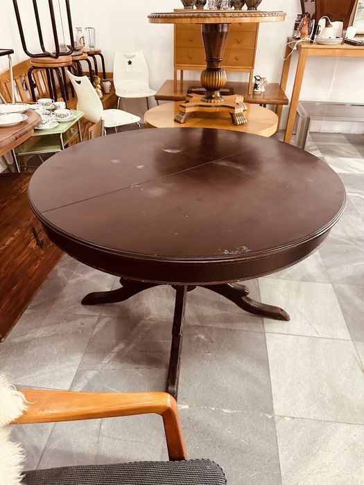 Кръгла дървена трапезна маса – масив