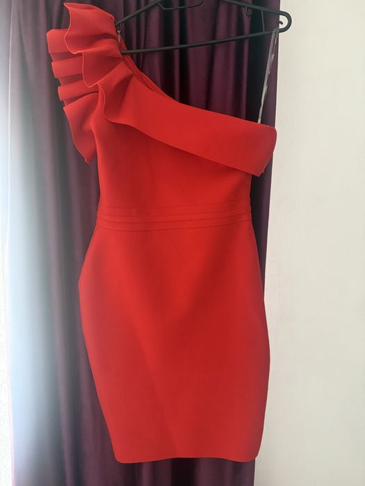 Rochie de ocazie modelatoare