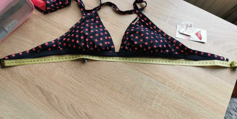 Бански от 2 части.