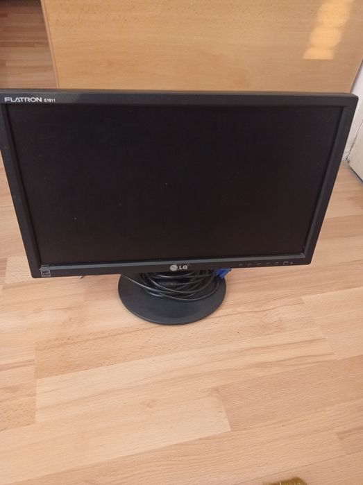 Монитор 19 инча LG flatron e1911s-bn