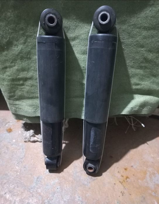 Продам амортизаторы хундай аксент