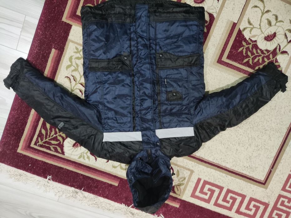 Зимние комбинезоны с капюшоном