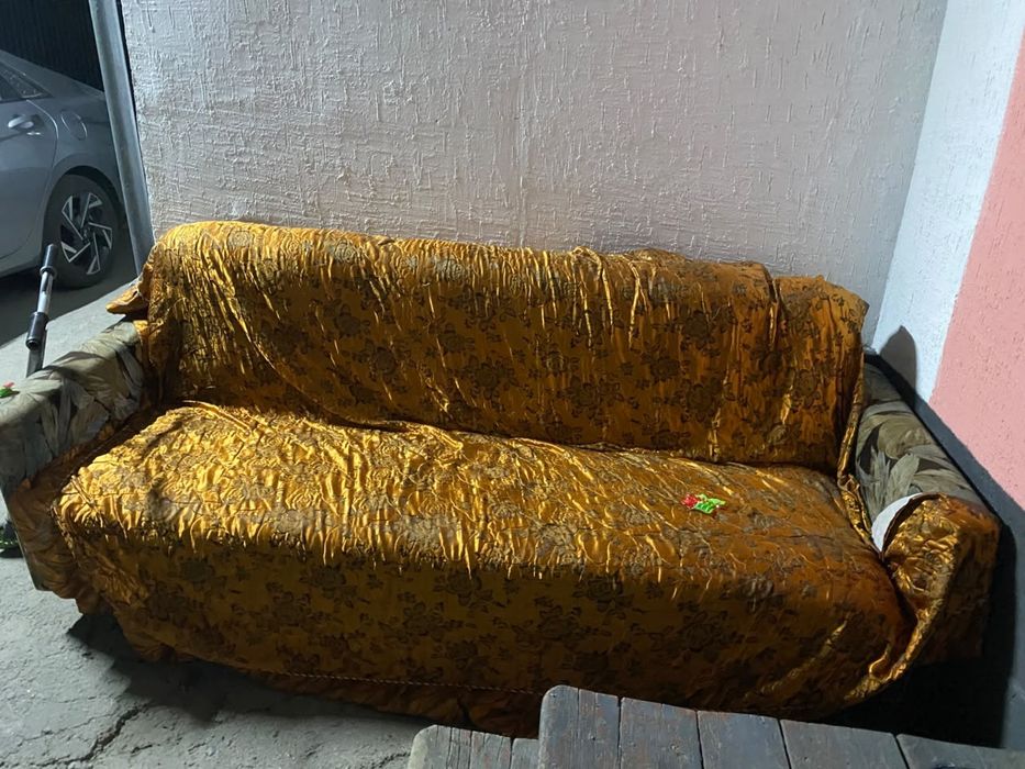 Продам диван и 2 кресла