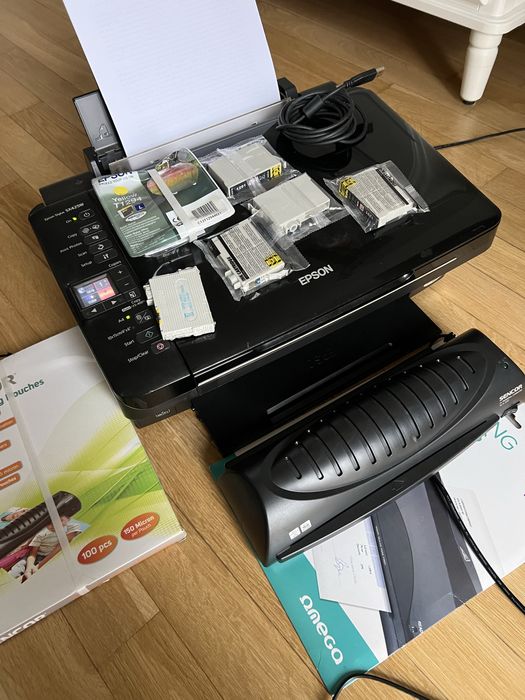 Imprimanta Epson Stylus SX425W, rezerve cerneala, aparat laminat