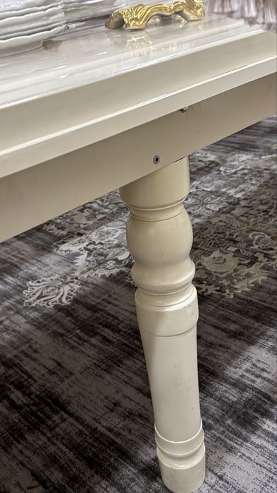 Стол орындығымен