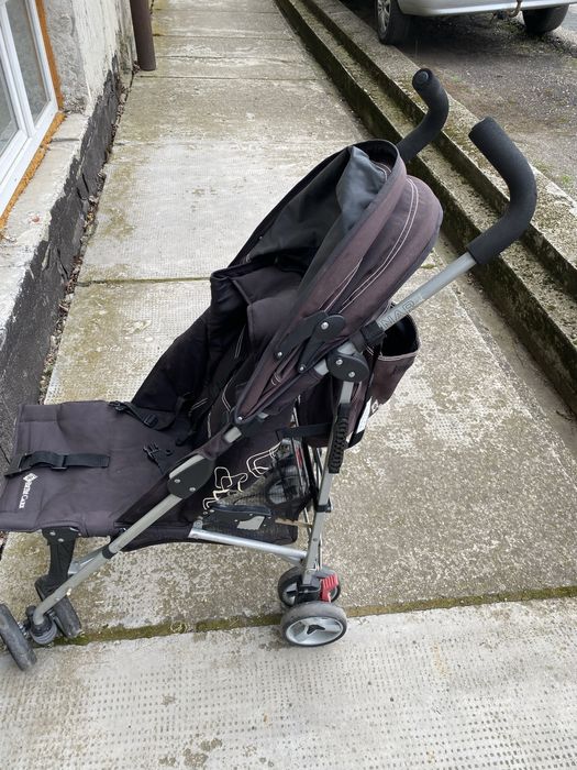 Vand doua carucioare copi pliabile