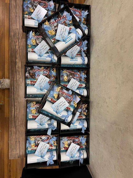 Праздничные подарочные наборы с логотипом