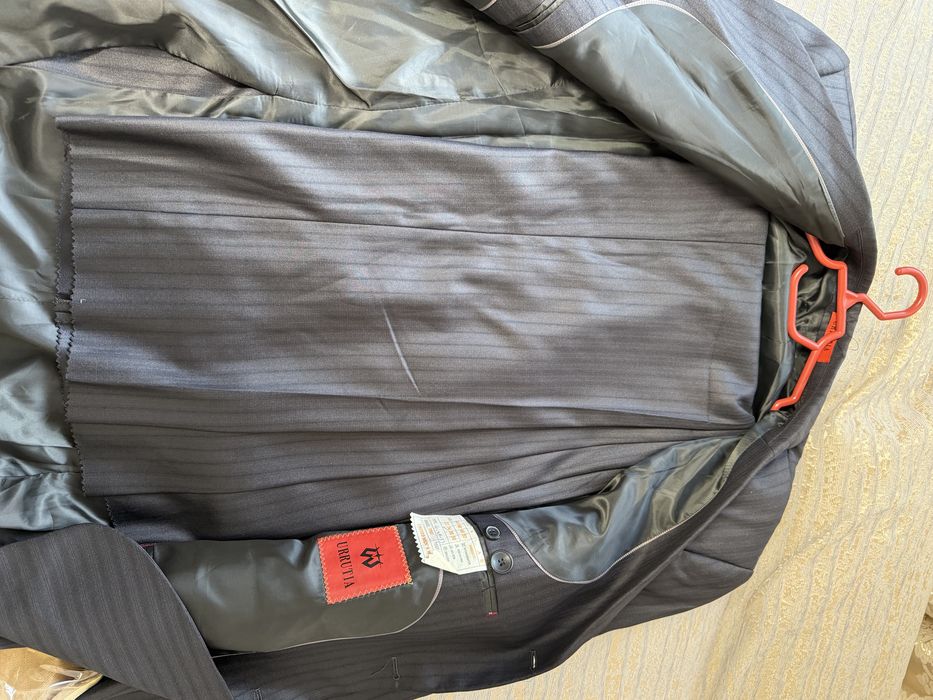 Срочно продам мужские  пиджаки