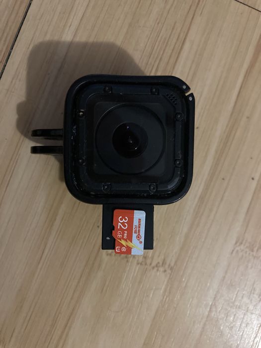 Go pro hero 4 session,perfect funcționabilă,+ accesoriile din poze