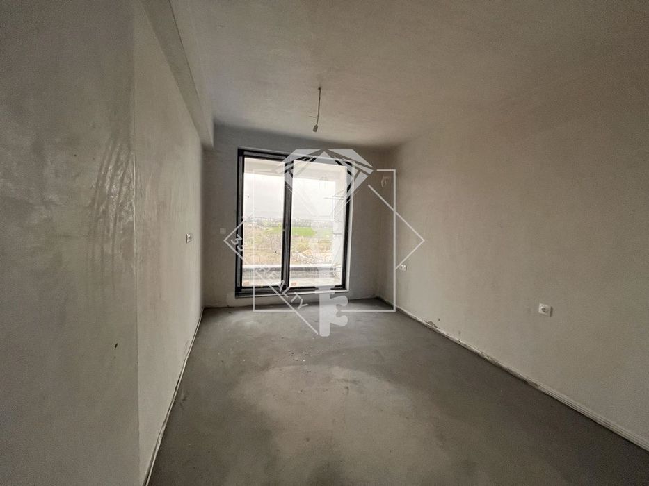 Продава се Тристаен апартамент в Пловдив, Кършияка - 100 кв.м за 1246 €/кв.м - Снимка #1