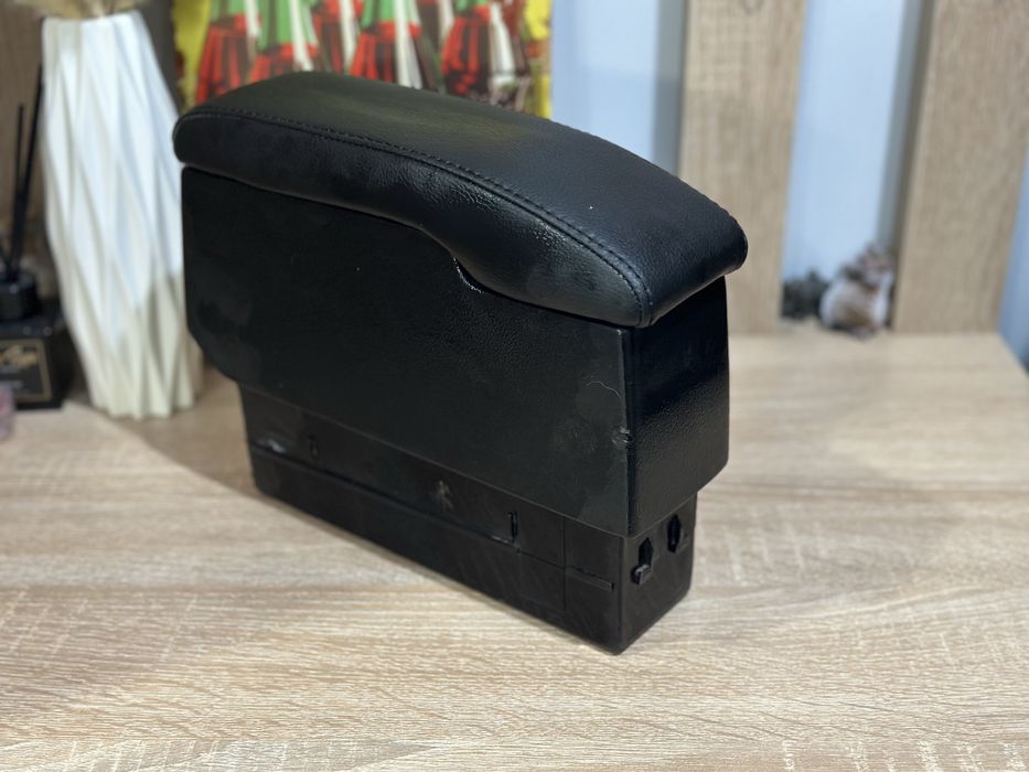 Bmw e34 подлокотник cd box