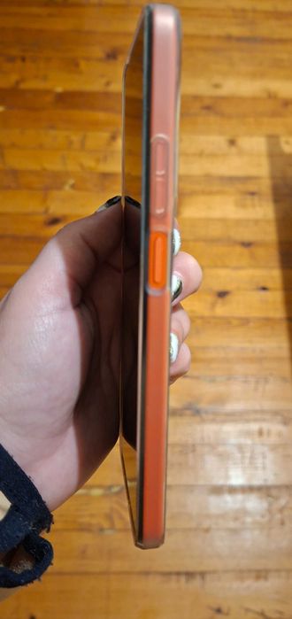 Motorola g06 оранжев