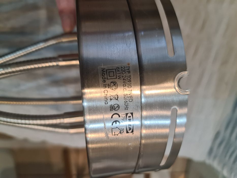 Лампа за таван     .