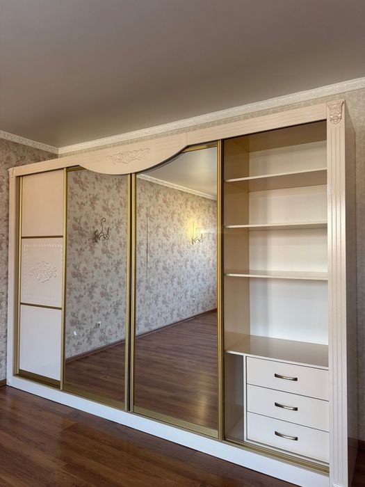 Продам Шкаф для спальный