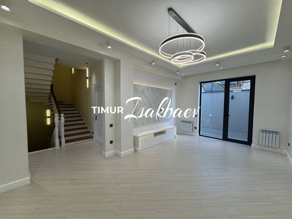 Продам Новый ЕвроДом Hi Tech ул.Циолковского 2 сотки