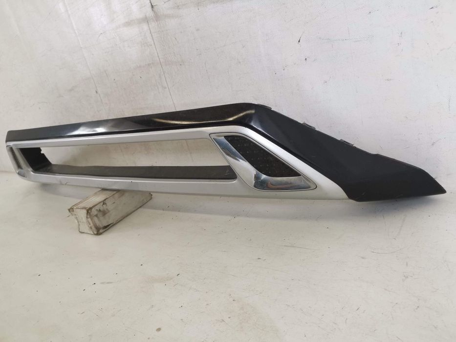 Долна решетка Декоративен орнамент предна броня Мицубиши Аутлендер 3 /