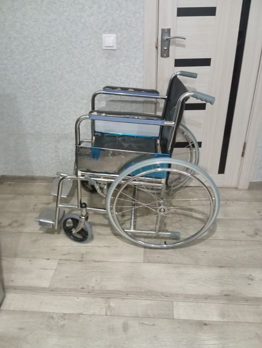 Продам инвалидную коляску