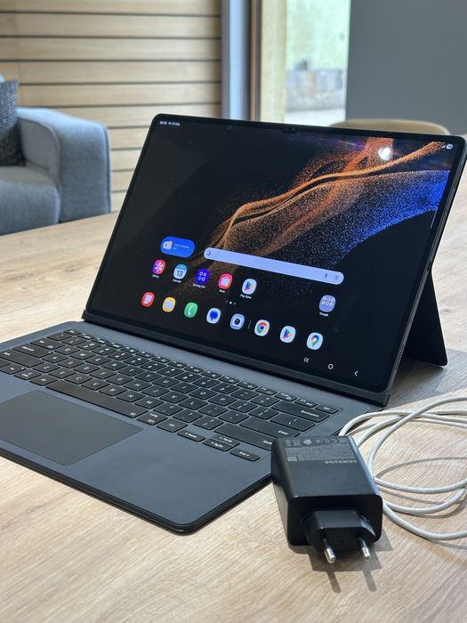 Samsung Galaxy Tab S8 Ultra + Keyboard Cover + 65W зарядно – ТОП състояние