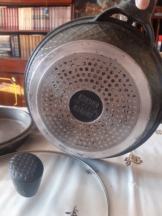Чугунные сковородки с крышками