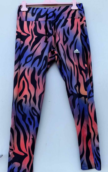 Adidas оригинален дамски клин нов  Л размер