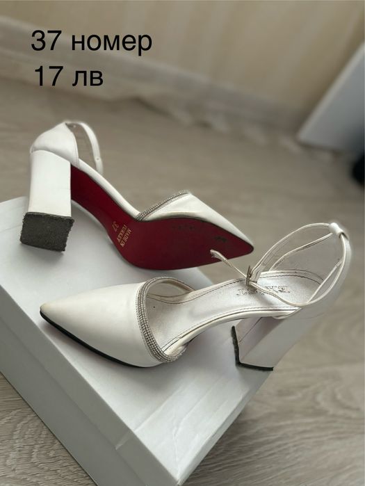 Дамски бели токчета