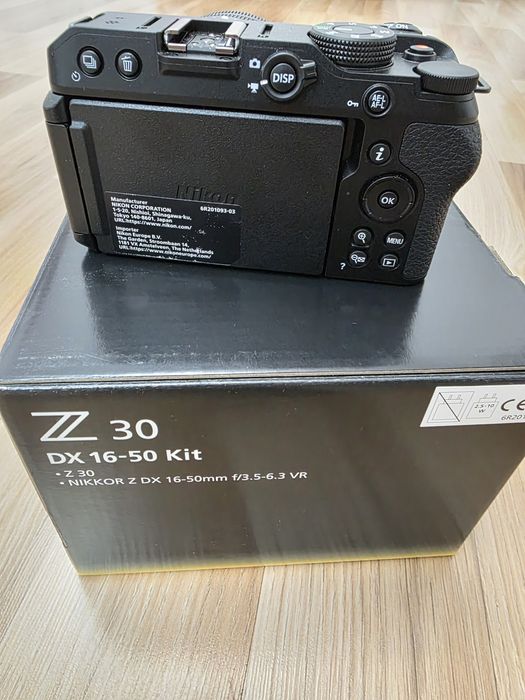 Aparat foto Mirrorless Nikon Z30, obiectiv 16-50 plus card 128Gb