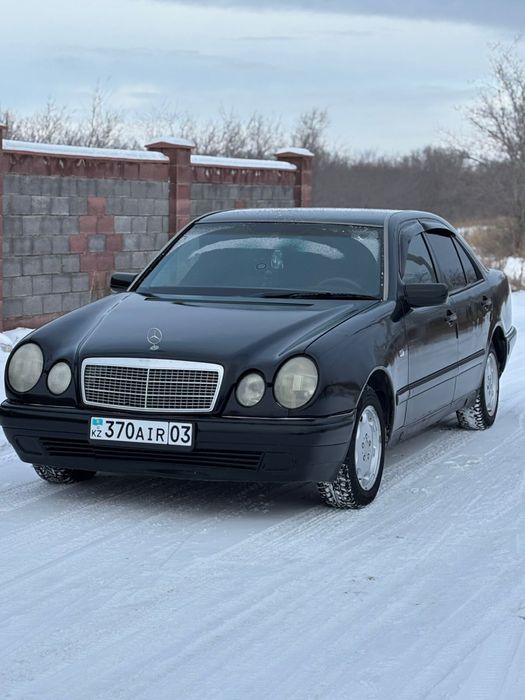 Mercedes-Benz E 200