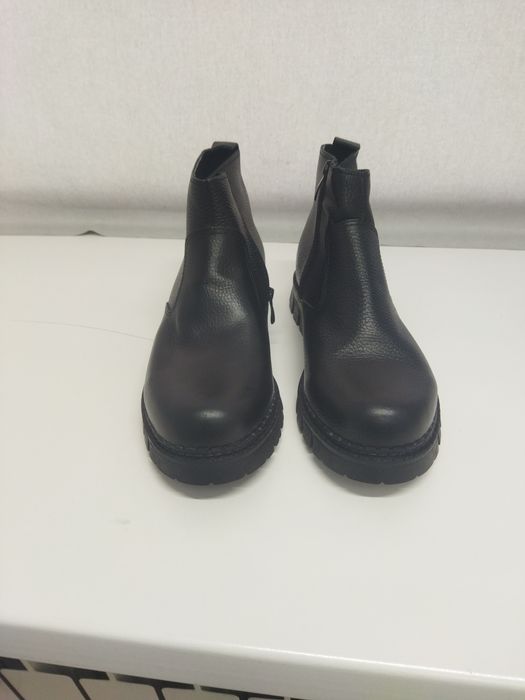 Продам мужские зимние ботинки 42-43рр.