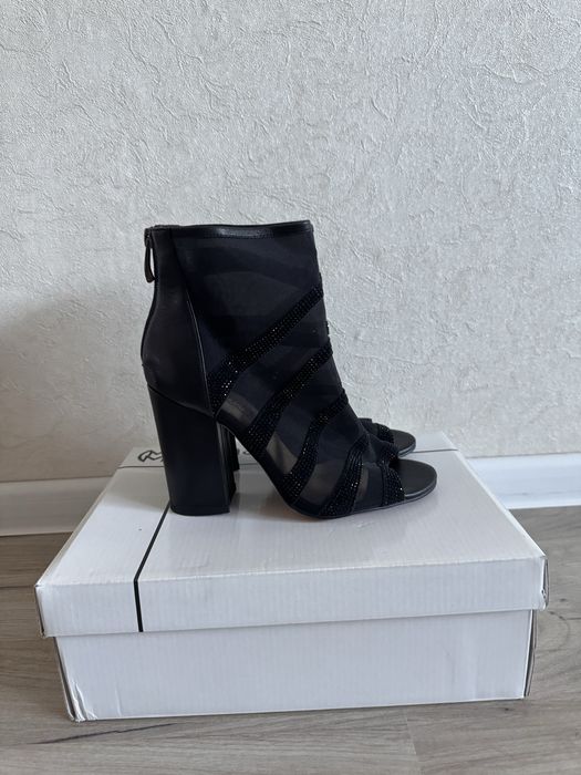 Продам обувь на каблуке, туфли