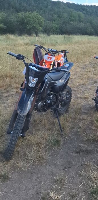 Vând sau schimb moto cros 125 4t