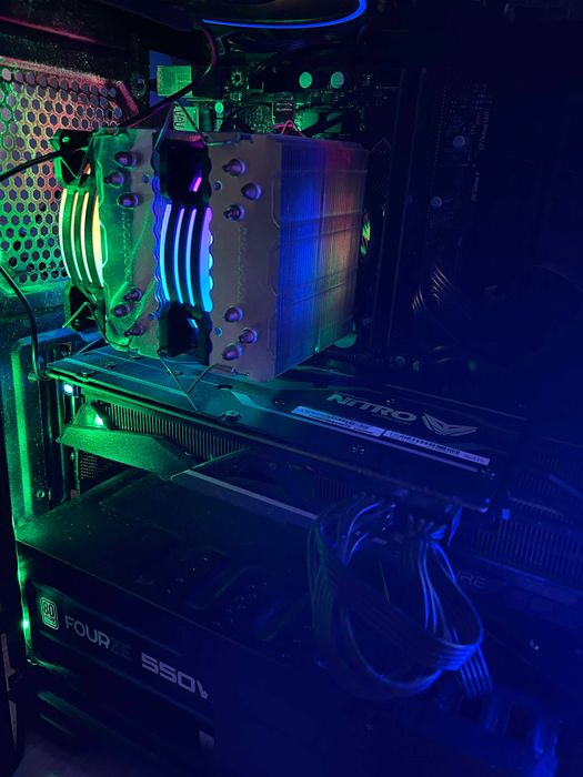 Vând setup complet gaming. RGB (16GB)