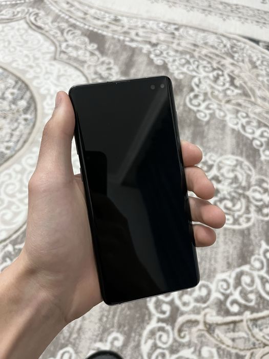 Продам Samsung S10