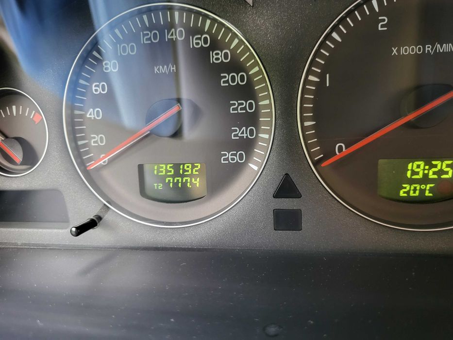 autoturism Volvo S60