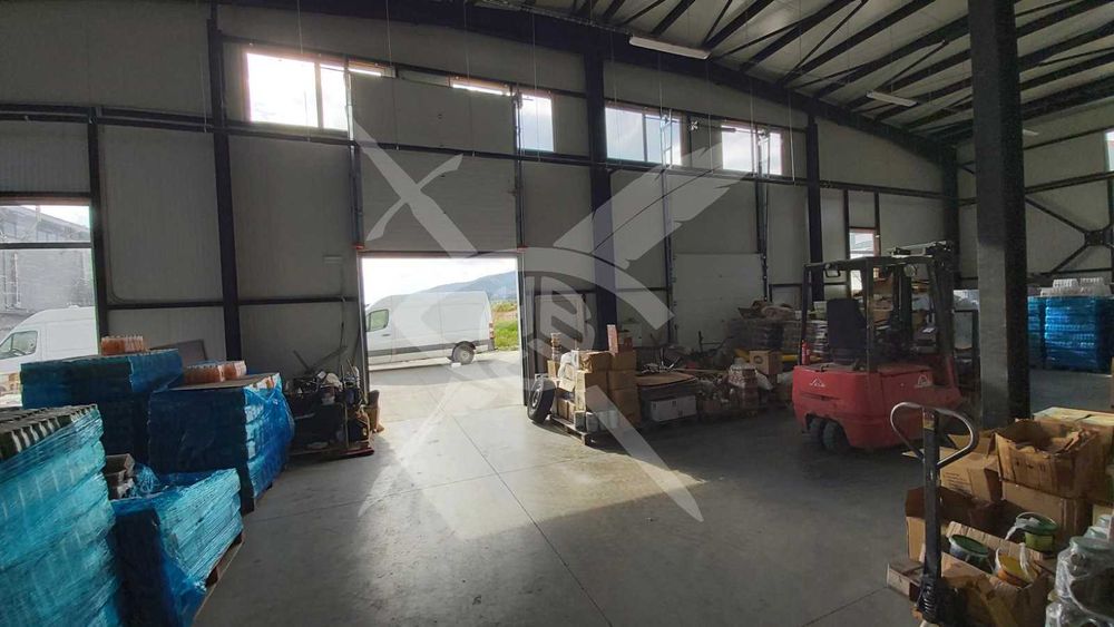 Дава се под наем Склад в с. Първенец, Област Пловдив - 3850 кв.м за 228000 € - Снимка #4