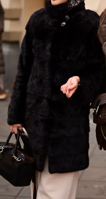 Срочно продам Шубу норковую новую