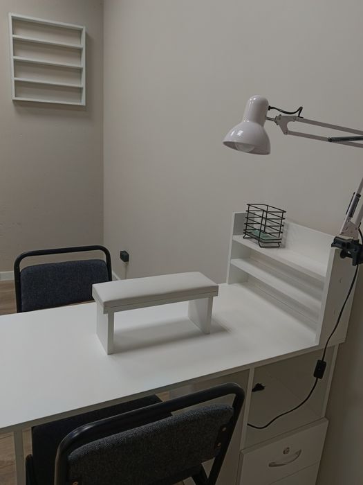 Место для мастера маникюра