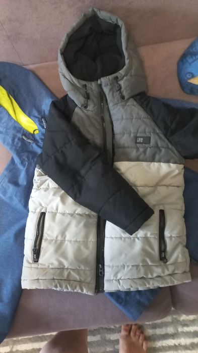 Продам куртки на мальчика