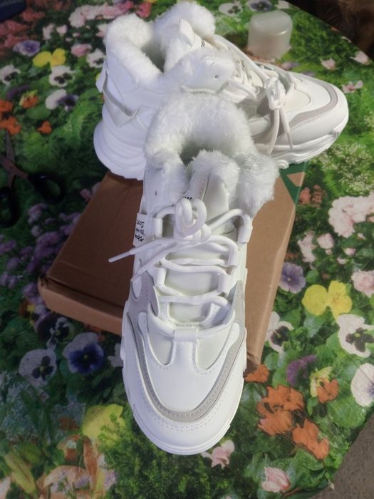 Кроссовки зимние