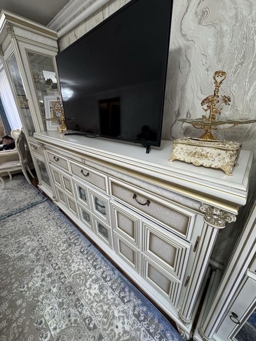 Горка тв зона и 2 витрины