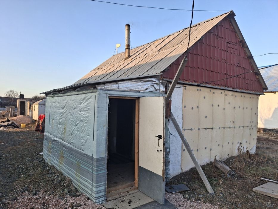 Продам дом с жилой времянкой