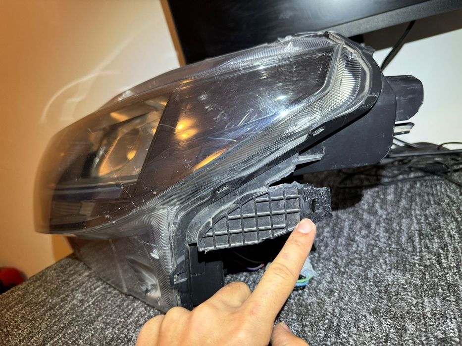 Far OEM stanga Suzuki Vitara 2 Facelift