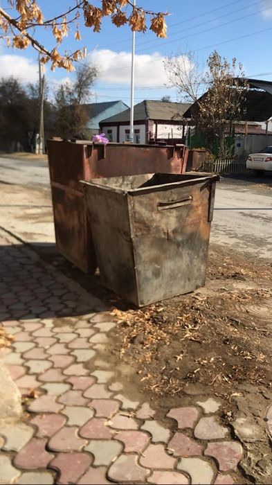 Мусорный контейнер