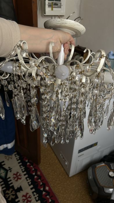 Әдемі люстра сатылады