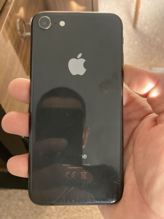 Айфон  8  чёрный