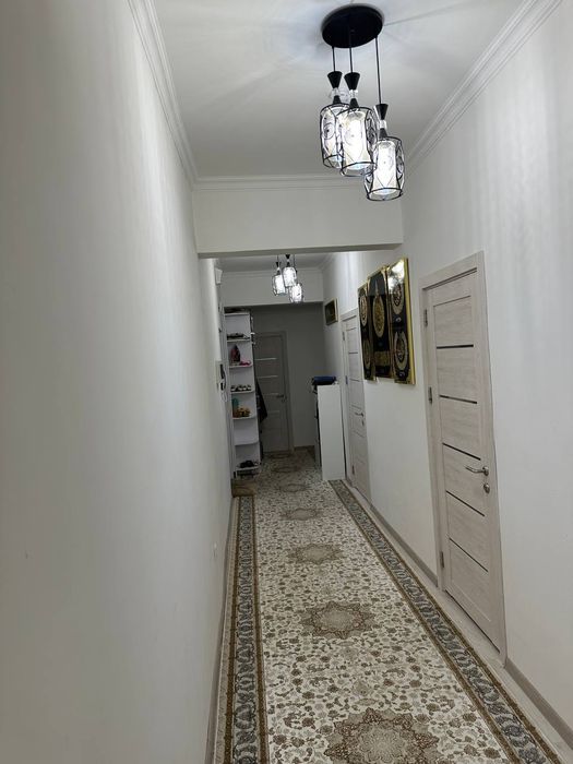 Yangi hayot yangi darxonda Uy sotiladi  Uy uzimizniki bezmakler.